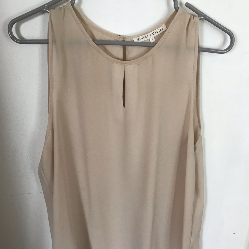 Keyhole tank top front and back cream beige